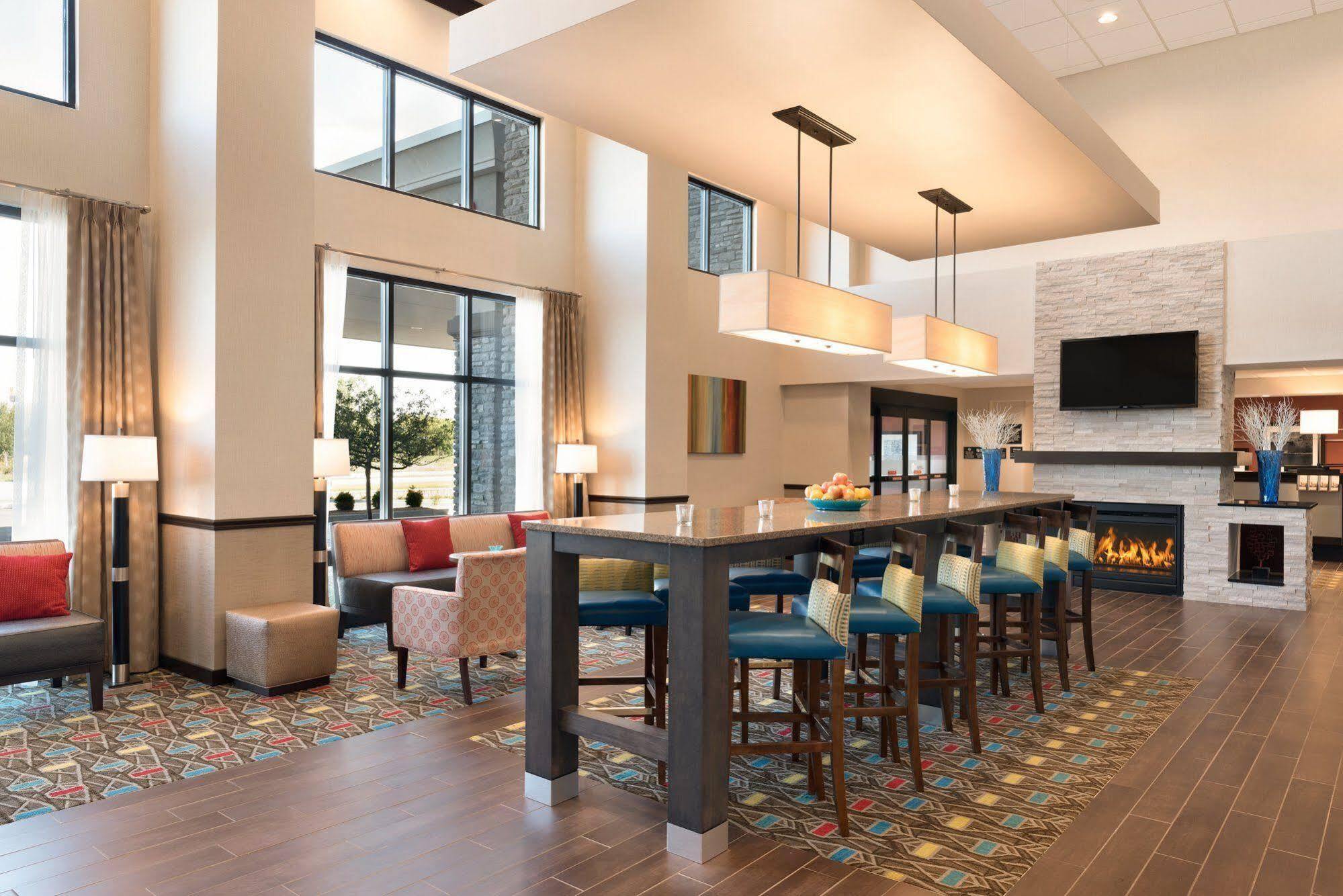 Hampton East Hotel 3*